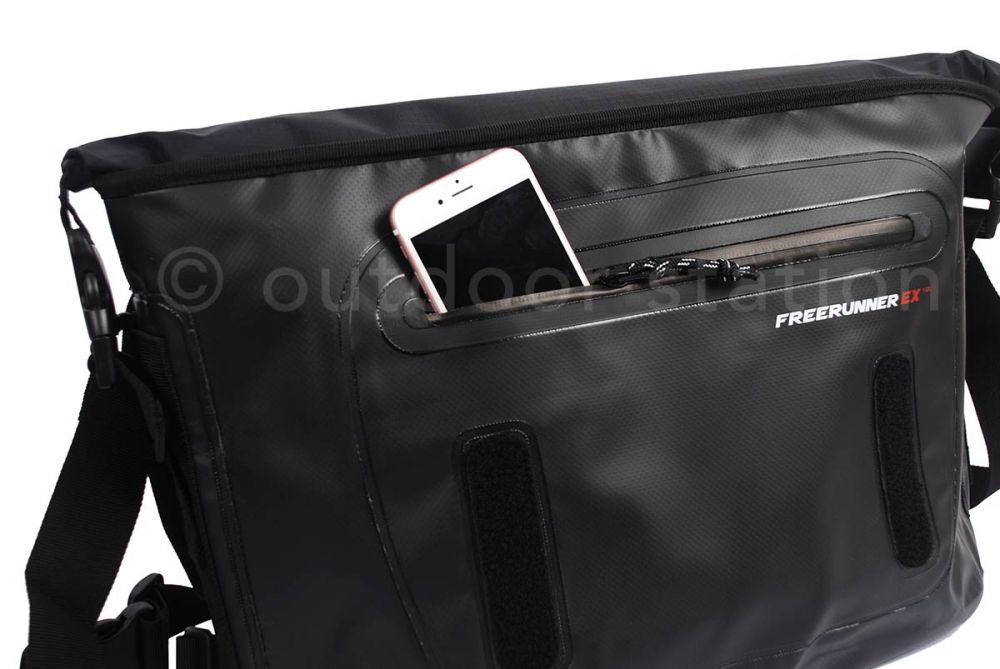 Feelfree naramna torba Runner EX messenger L Modra