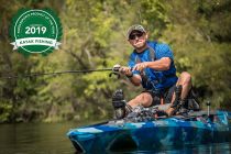 Kajak za ribolov Feelfree Dorado Motodrive blue camo